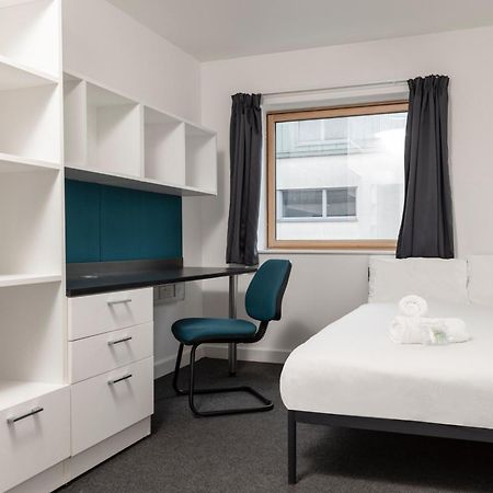 Wenlock Court Aparthotel Лутън Екстериор снимка