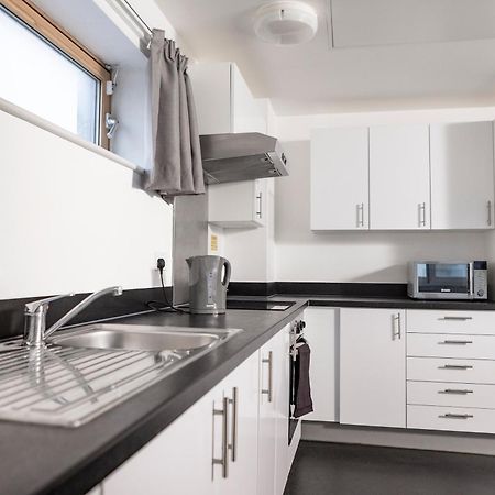 Wenlock Court Aparthotel Лутън Екстериор снимка