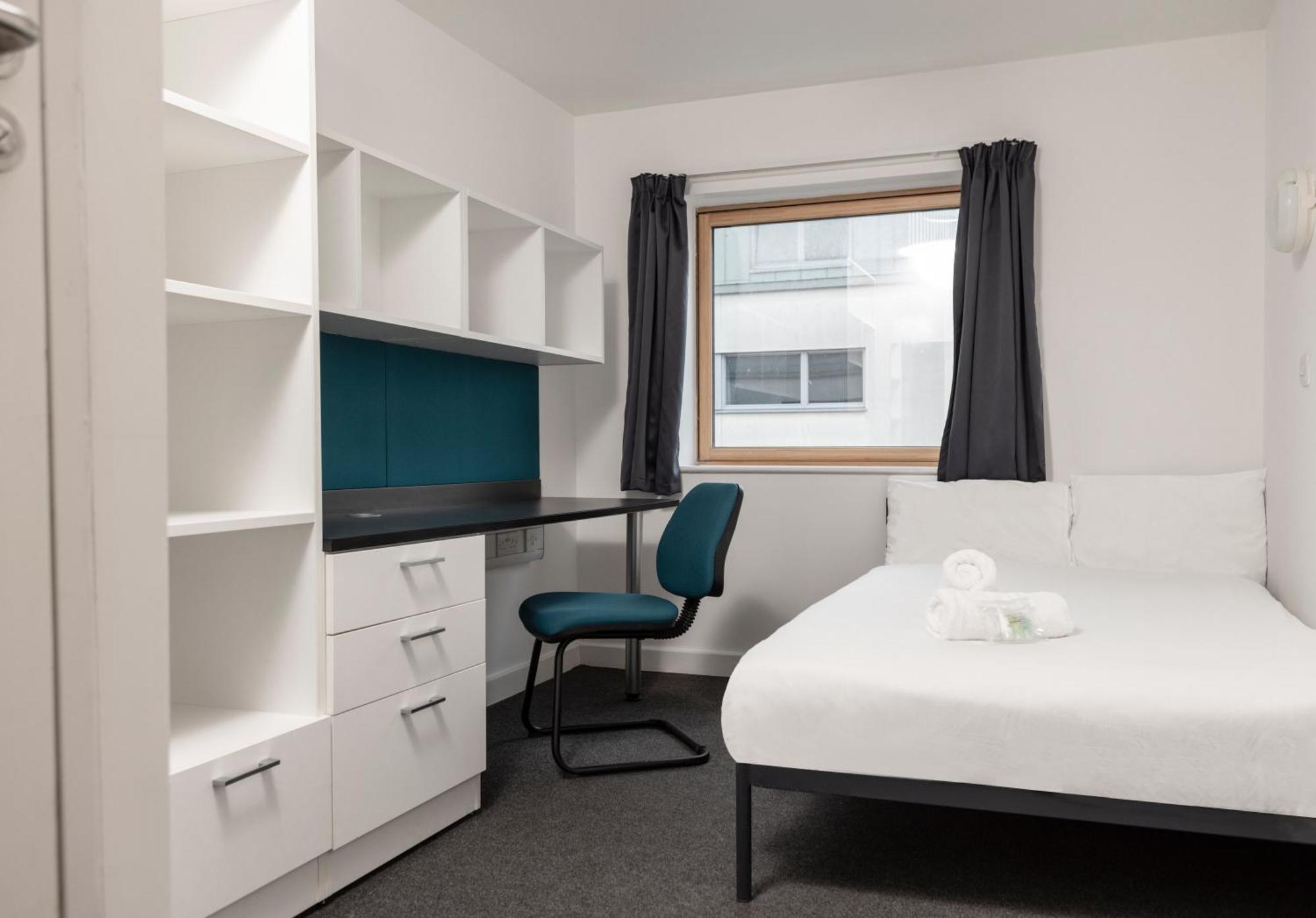 Wenlock Court Aparthotel Лутън Екстериор снимка