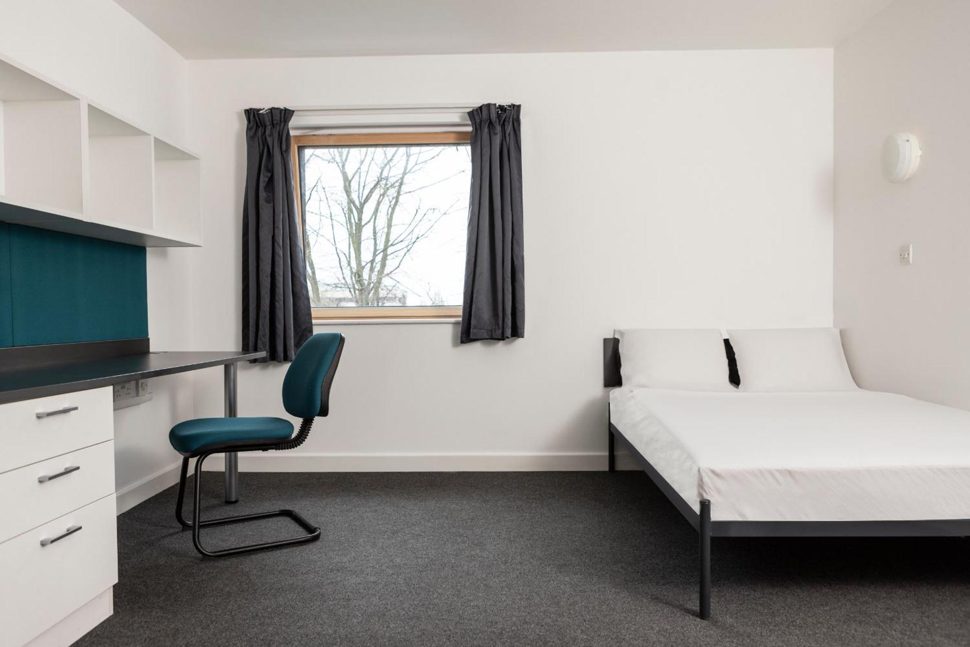Wenlock Court Aparthotel Лутън Екстериор снимка