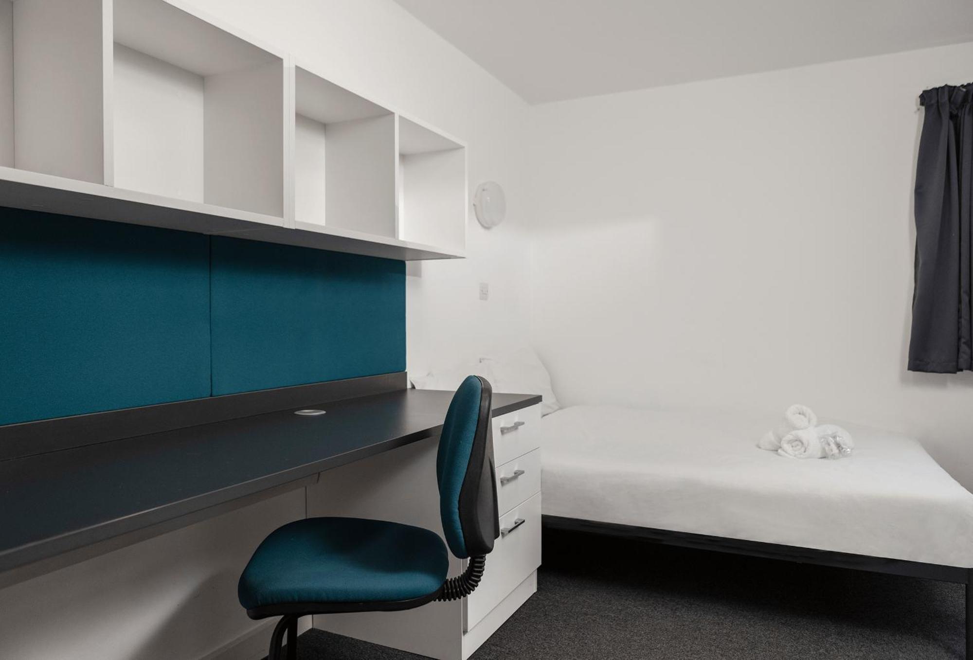Wenlock Court Aparthotel Лутън Екстериор снимка